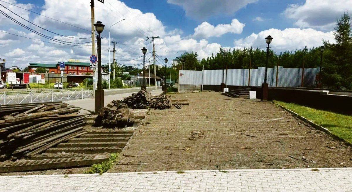 Опять Иркутск летом — без отпуска! В фотоальбоме города сейчас не найдешь снимков вальяжного отдыха, впрочем, как и зимой, весной и осенью Опять Иркутск летом — без отпуска! В фотоальбоме города сейчас не найдешь снимков вальяжного отдыха, впрочем, как и зимой, весной и осенью