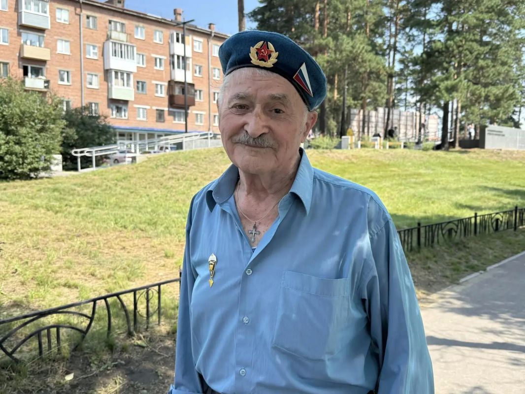 В Ангарском округе отмечают День Воздушно-десантных войск В Ангарском округе отмечают День Воздушно-десантных войск