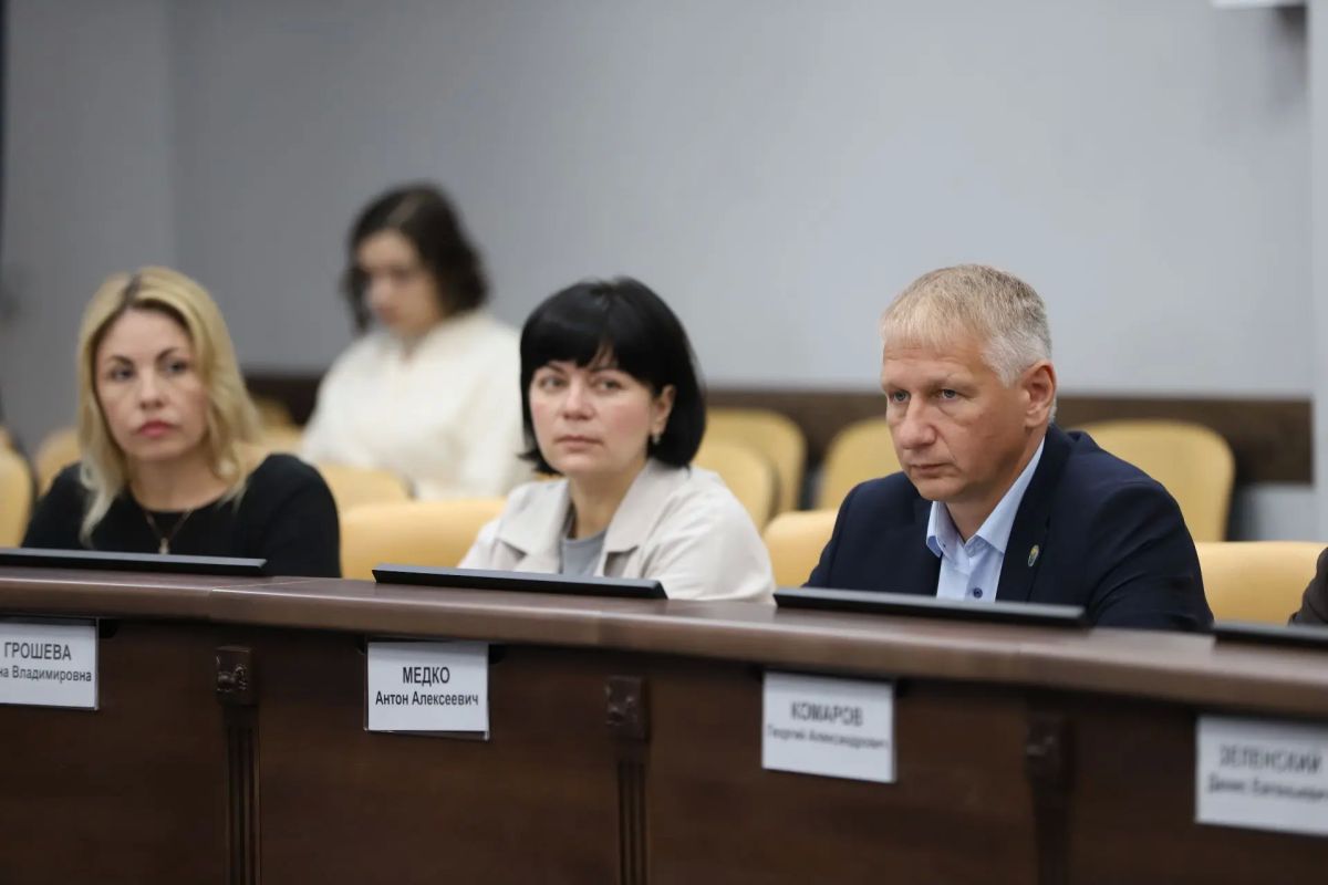Руслан Болотов: Провели заседание совета по противодействию коррупции и межведомственной комиссии по профилактике правонарушений вместе с коллегами, представителями МУ МВД России «Иркутское», МЧС Руслан Болотов: Провели заседание совета по противодействию коррупции и межведомственной комиссии по профилактике правонарушений вместе с коллегами, представителями МУ МВД России «Иркутское», МЧС