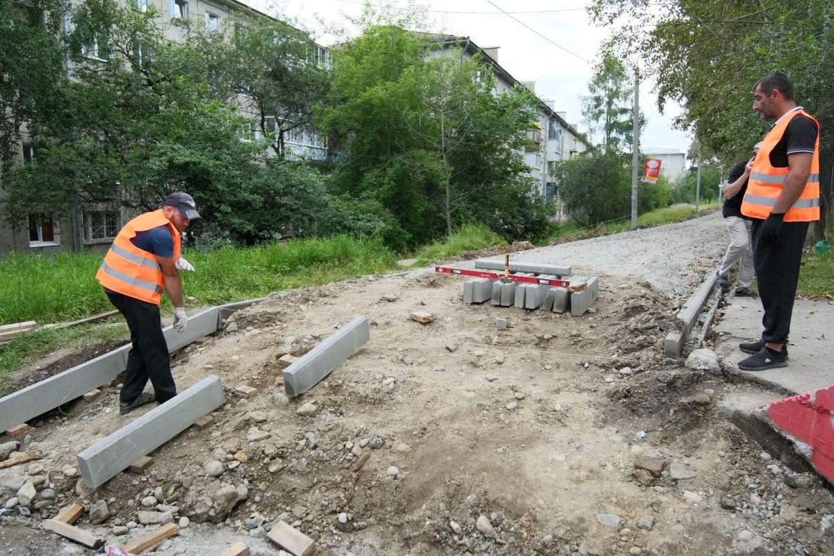 От идеи жителей до новой аллеи: в микрорайоне Юбилейном благоустраивают общественное пространство От идеи жителей до новой аллеи: в микрорайоне Юбилейном благоустраивают общественное пространство