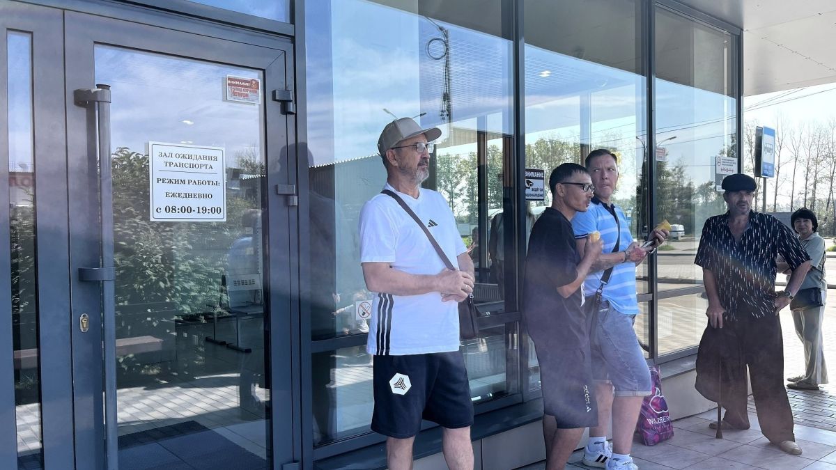 В Шелеховском районе открыли долгожданный зал ожидания на автостанции В Шелеховском районе открыли долгожданный зал ожидания на автостанции