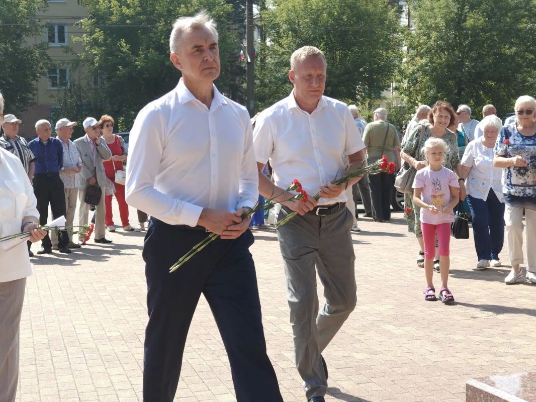 В честь профессионального праздника в Ангарске чествуют строителей В честь профессионального праздника в Ангарске чествуют строителей