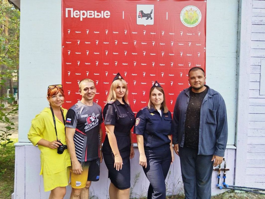 «Зарядка со стражем порядка» в Усолье-Сибирском: спорт и безопасность для юных жителей «Зарядка со стражем порядка» в Усолье-Сибирском: спорт и безопасность для юных жителей