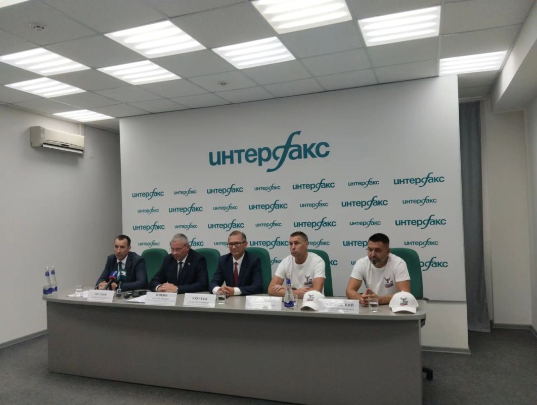 В «Суперлигу» с новым названием! Иркутская команда по хоккею с мячом теперь «Байкальские Соколы»