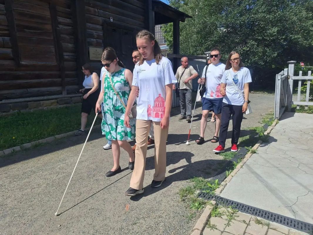 Почувствовать атмосферу XIX века: в Иркутске прошла инклюзивная экскурсия в Доме-музее Трубецких Почувствовать атмосферу XIX века: в Иркутске прошла инклюзивная экскурсия в Доме-музее Трубецких