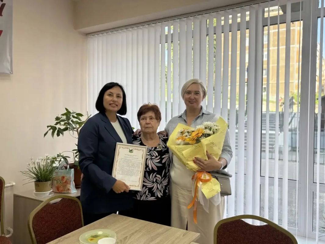 Первый заместитель мэра Иркутска Светлана Колотовкина встретилась с активистами ТОС микрорайона Солнечный Первый заместитель мэра Иркутска Светлана Колотовкина встретилась с активистами ТОС микрорайона Солнечный