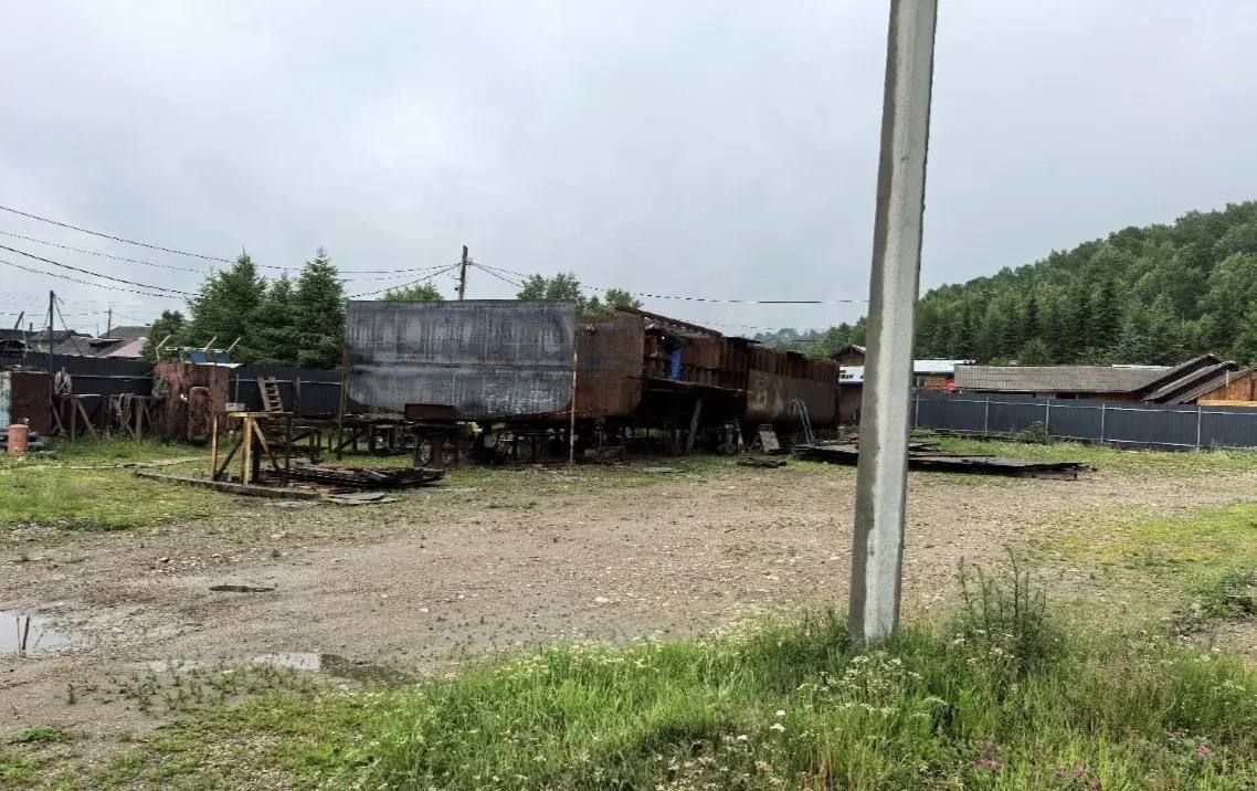 Суд обязал освободить берег Иркутского водохранилища Суд обязал освободить берег Иркутского водохранилища