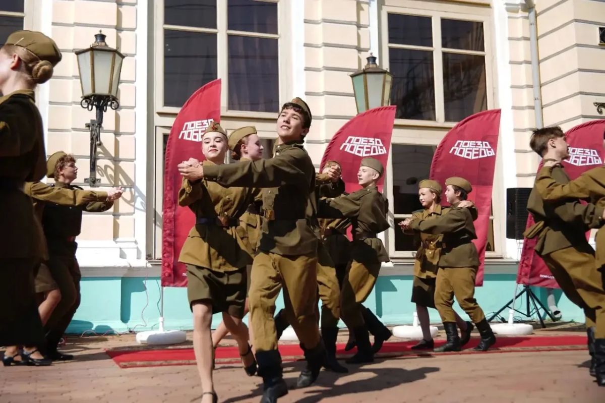 Уникальный передвижной музей «Поезд Победы» встретили в Иркутске, за два дня работы он примет более 2,3 тысячи посетителей Уникальный передвижной музей «Поезд Победы» встретили в Иркутске, за два дня работы он примет более 2,3 тысячи посетителей