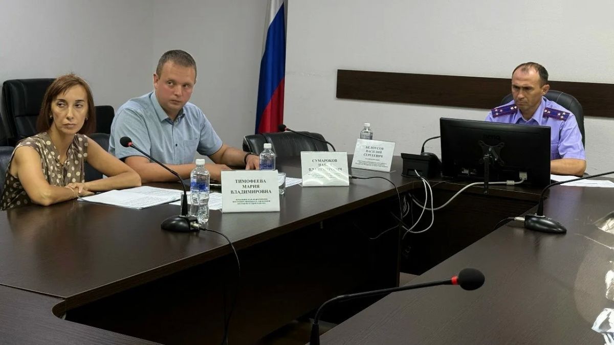 Заместитель руководителя следственного управления СКР по Иркутской области провел личный прием граждан по вопросам нарушения жилищных прав граждан Заместитель руководителя следственного управления СКР по Иркутской области провел личный прием граждан по вопросам нарушения жилищных прав граждан