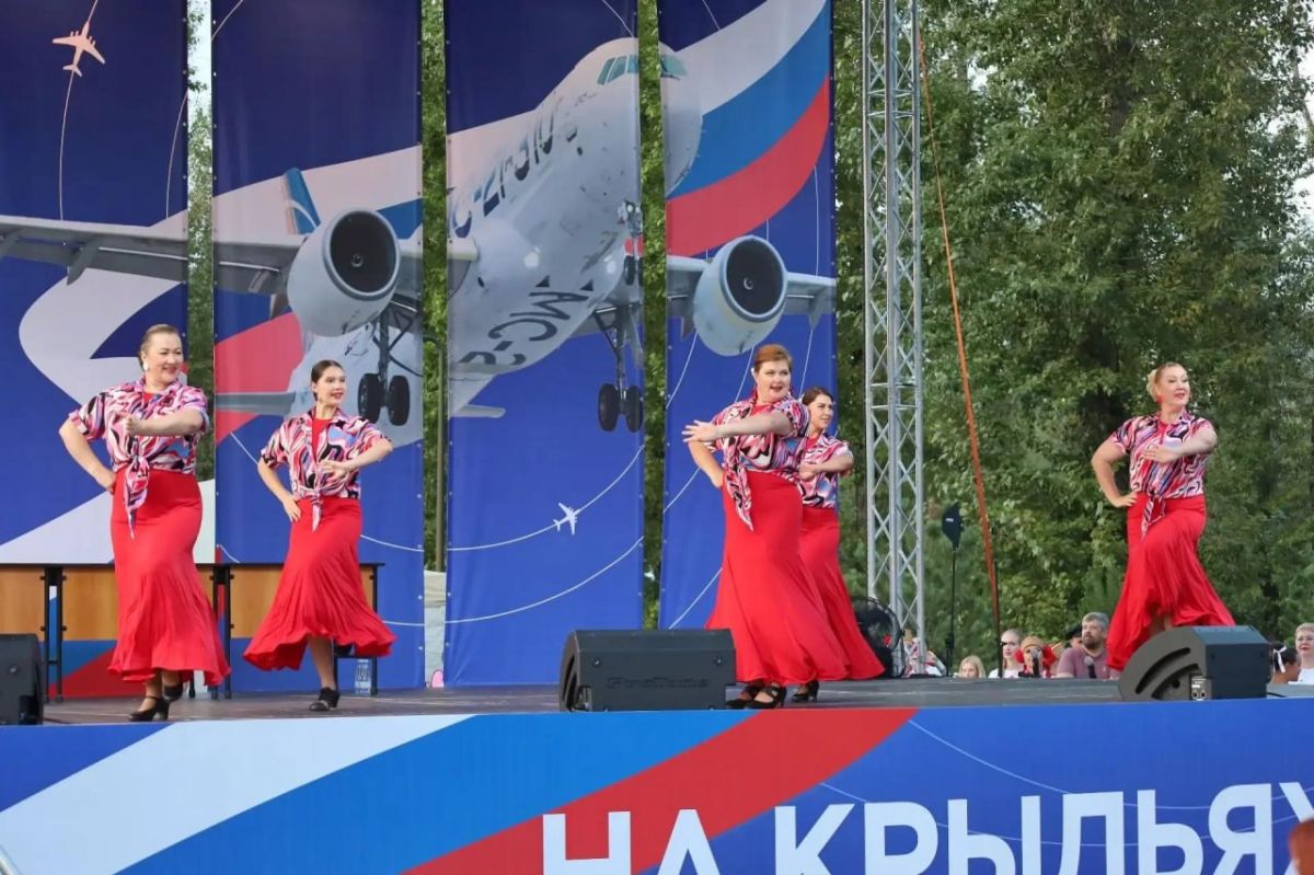 В Иркутске отметили День воздушного флота России В Иркутске отметили День воздушного флота России