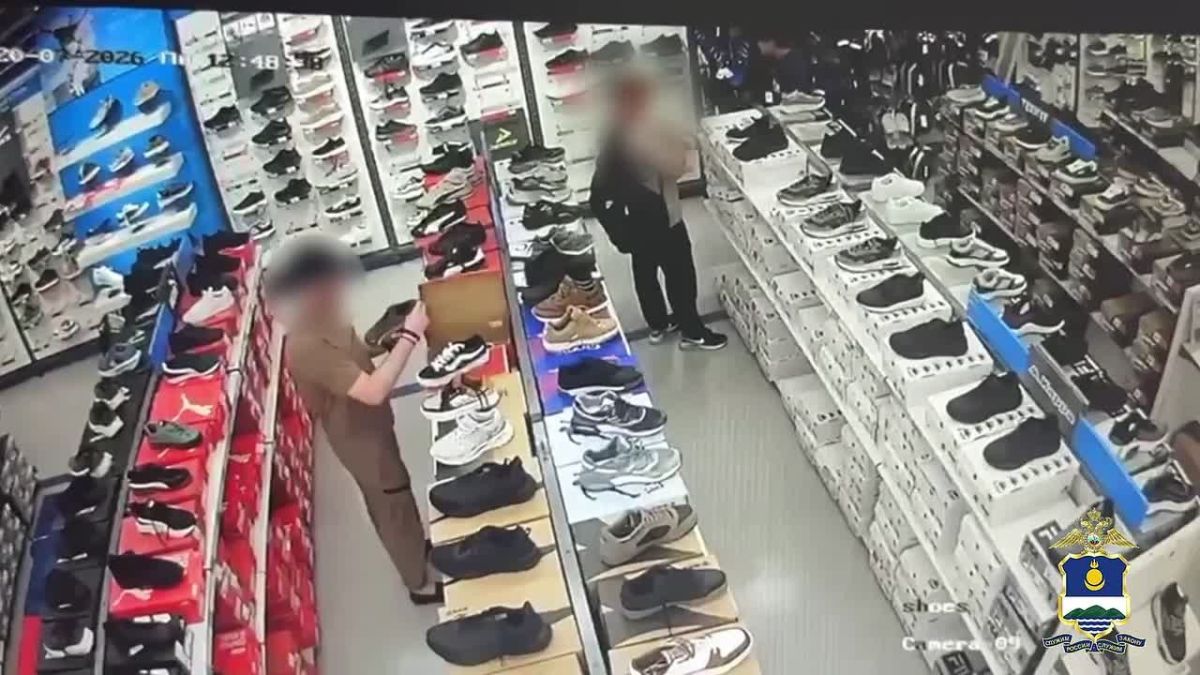 «Трейд-ин» по-улан-удэнски: оставил старые кроссовки, ушёл в новых