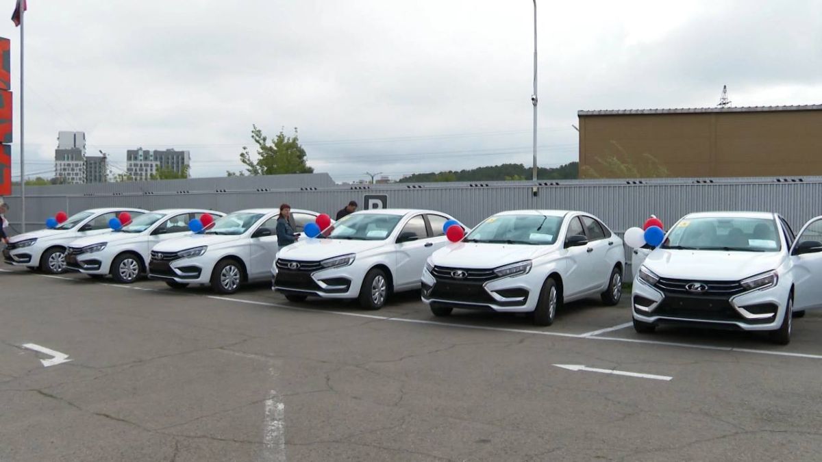 26 новых автомобилей вручили пострадавшим на производстве жителям Иркутской области