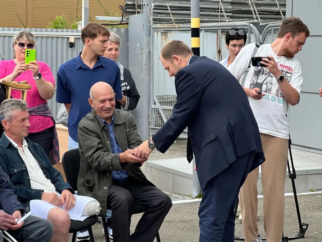 В Иркутской области передали автомобили гражданам, пострадавшим на производстве В Иркутской области передали автомобили гражданам, пострадавшим на производстве