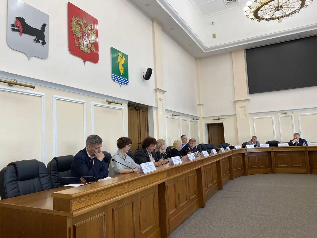 Меры по предотвращению террористических угроз и противопожарную безопасность на значимых объектах обсудили участники Антитеррористической комиссии Ангарского округа под руководством мэра Сергея Петрова Меры по предотвращению террористических угроз и противопожарную безопасность на значимых объектах обсудили участники Антитеррористической комиссии Ангарского округа под руководством мэра Сергея Петрова