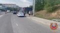 Сотрудники Госавтоинспекции разбираются в обстоятельствах дорожно-транспортного происшествия в микрорайоне Университетский