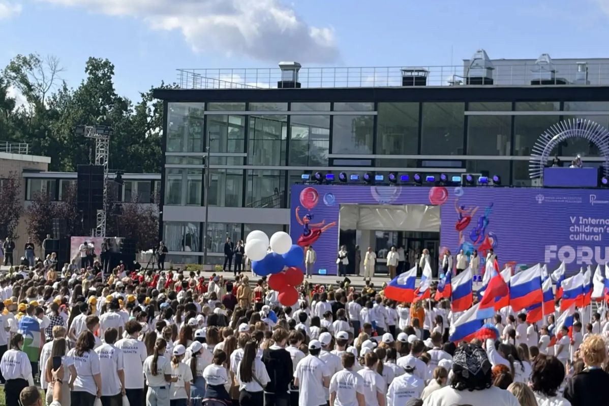 На V Международном детском культурном форуме Иркутскую область представили 12 талантливых ребят На V Международном детском культурном форуме Иркутскую область представили 12 талантливых ребят