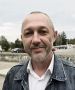 Сергей, пиар-специалист:. — Этим летом оформлял дверные проемы на даче наличниками, пилил, стругал, прикручивал, а потом красил белой краской