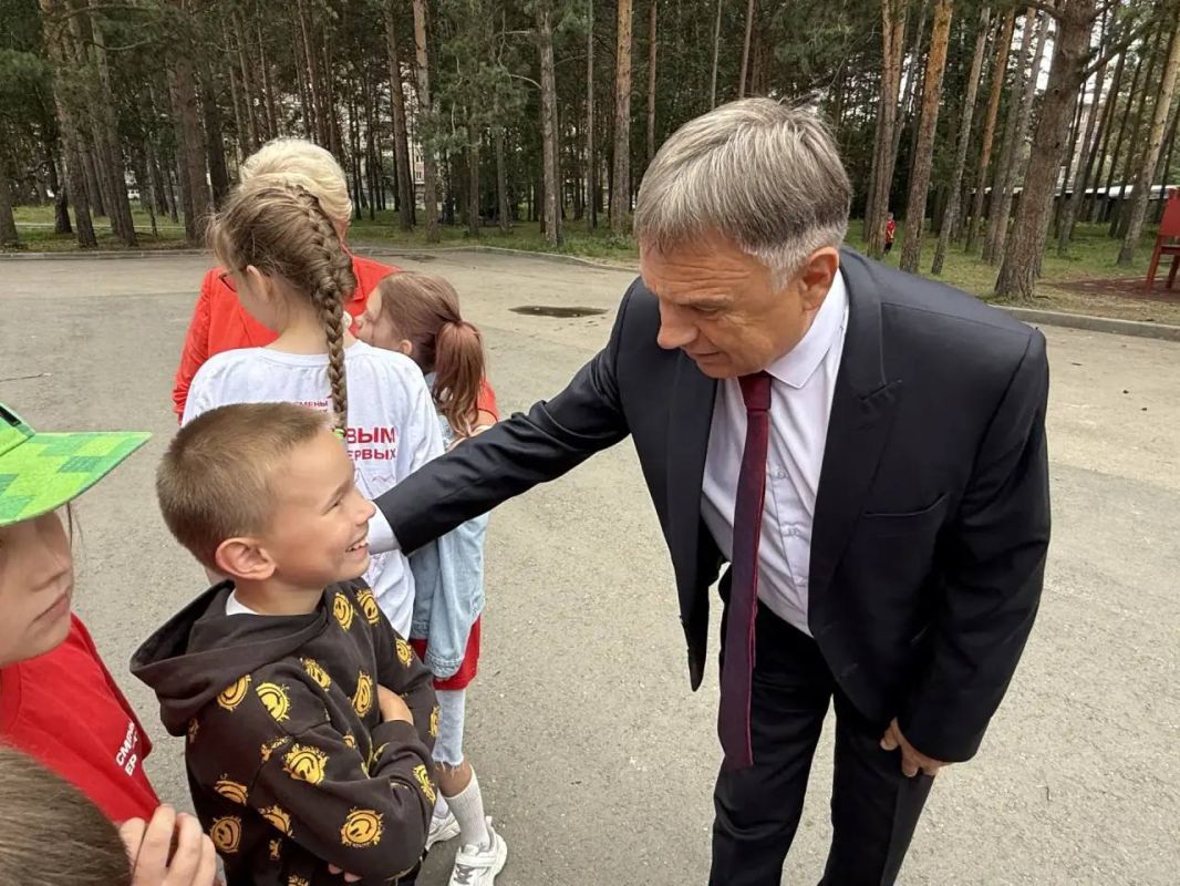 Сергей Петров: Этим летом в разных формах занятости задействованы более 32 тысяч детей Ангарского округа Сергей Петров: Этим летом в разных формах занятости задействованы более 32 тысяч детей Ангарского округа