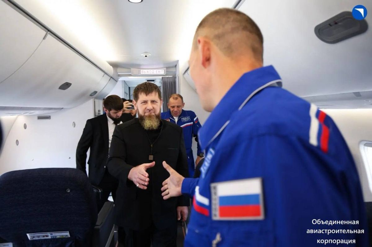 МС-21 совершил первый полет с новой полосы аэропорта Грозного МС-21 совершил первый полет с новой полосы аэропорта Грозного