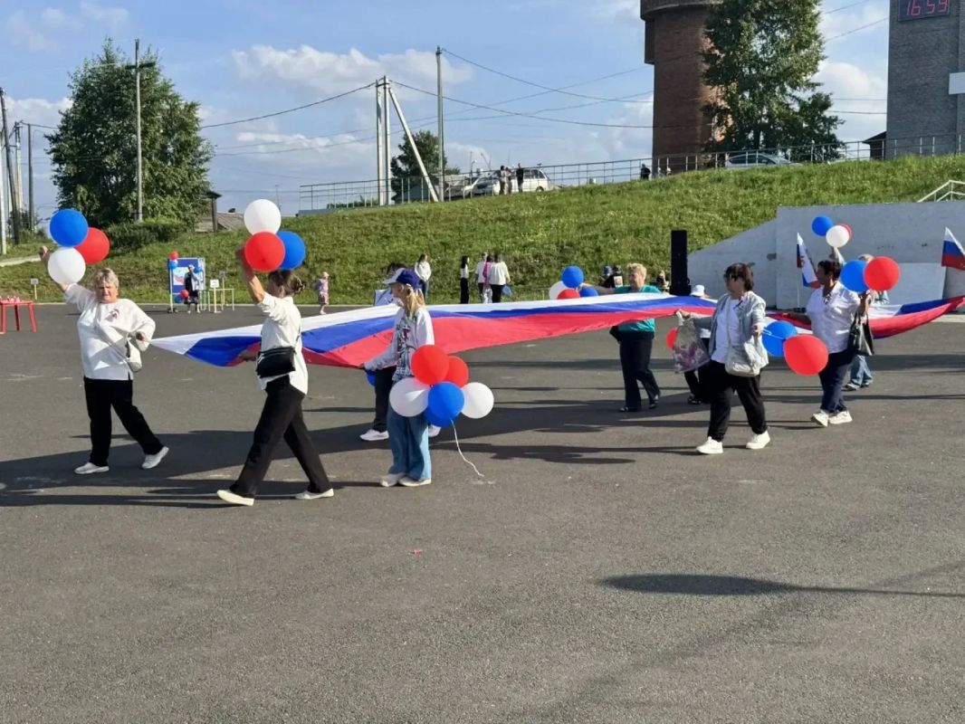 С Днем Государственного флага Российской Федерации!