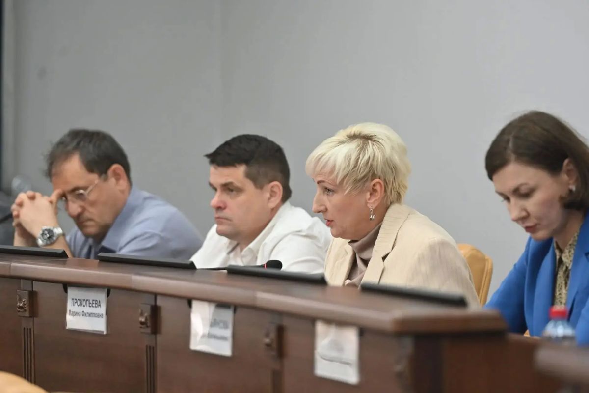 В администрации Иркутска обсудили ликвидацию последствий сильного ливня, а также подготовку к празднованию Дня знаний В администрации Иркутска обсудили ликвидацию последствий сильного ливня, а также подготовку к празднованию Дня знаний