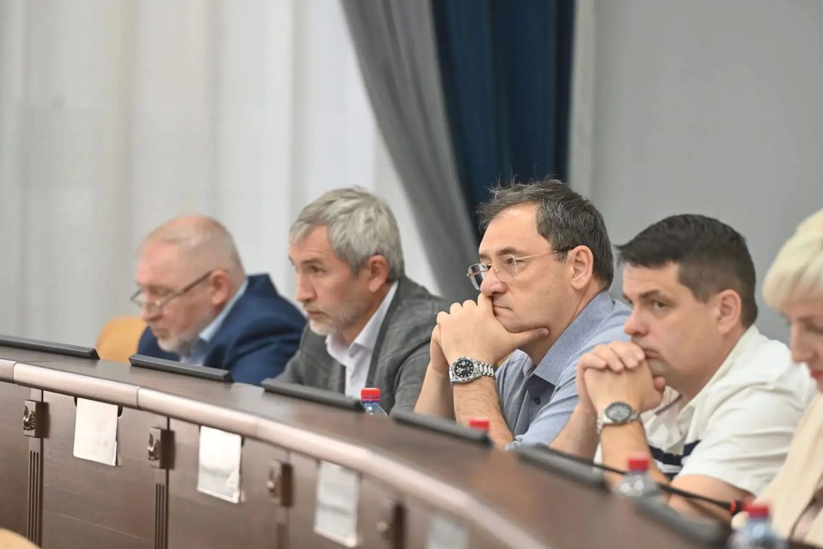 В администрации Иркутска обсудили ликвидацию последствий сильного ливня, а также подготовку к празднованию Дня знаний В администрации Иркутска обсудили ликвидацию последствий сильного ливня, а также подготовку к празднованию Дня знаний