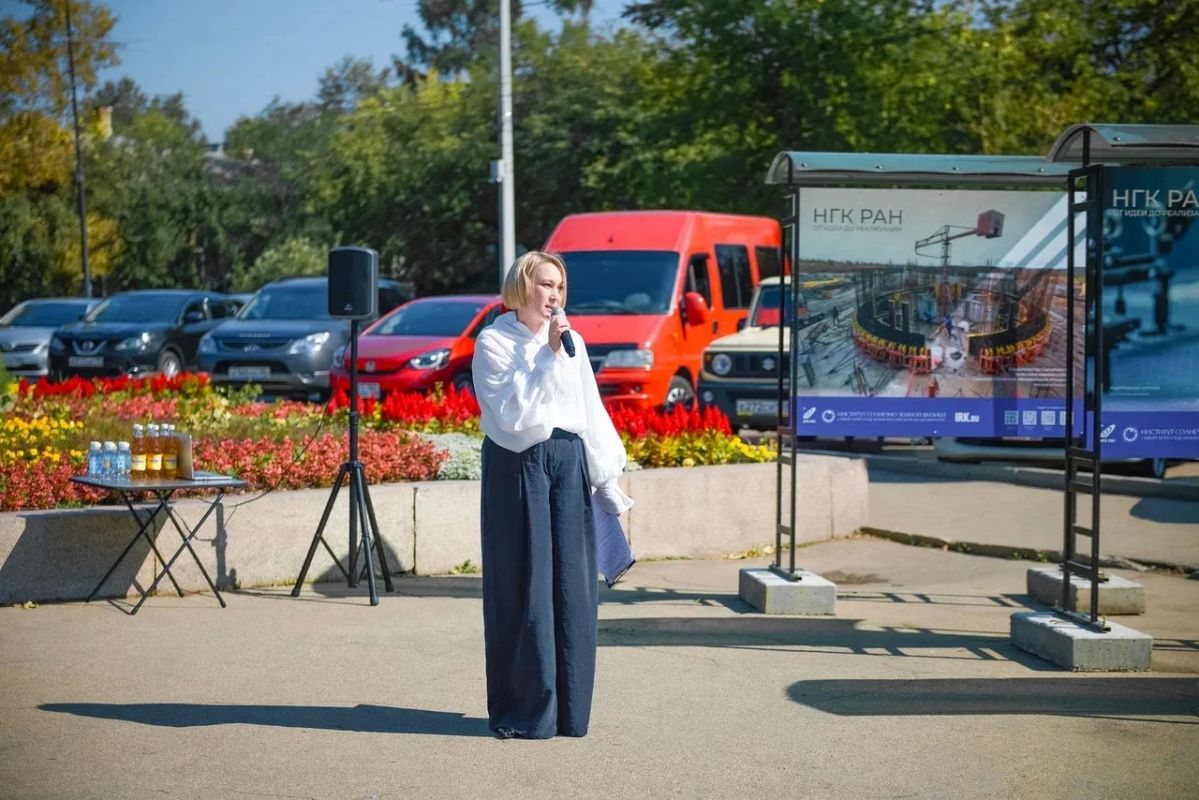 Телескопы, радары и немного космоса: на бульваре Гагарина открыли фотовыставку «Национальный гелиогеофизический комплекс РАН: от идеи до реализации» Телескопы, радары и немного космоса: на бульваре Гагарина открыли фотовыставку «Национальный гелиогеофизический комплекс РАН: от идеи до реализации»