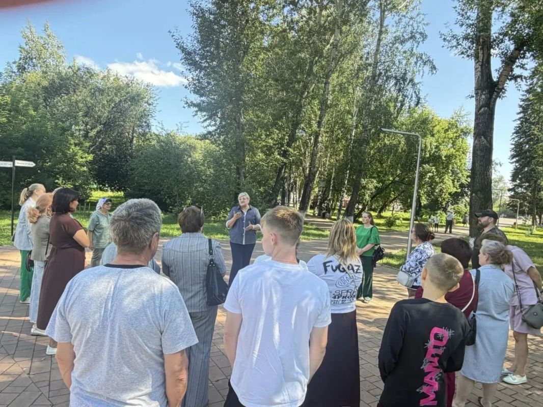 Жители Нижнеудинска на выездном приёме депутата ЗС Ларисы Егоровой подняли вопросы состояния дорог, работы ЖКХ, социальной поддержки и качества питьевой воды
