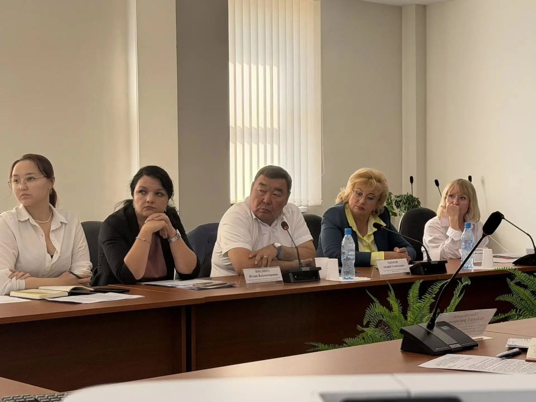 По инициативе Уполномоченного по правам человека в Иркутской области С.Н. Семеновой актуализирован вопрос хозяйственного использования земель сельскохозяйственного назначения Прибайкальского национального парка, приняты... По инициативе Уполномоченного по правам человека в Иркутской области С.Н. Семеновой актуализирован вопрос хозяйственного использования земель сельскохозяйственного назначения Прибайкальского национального парка, приняты...