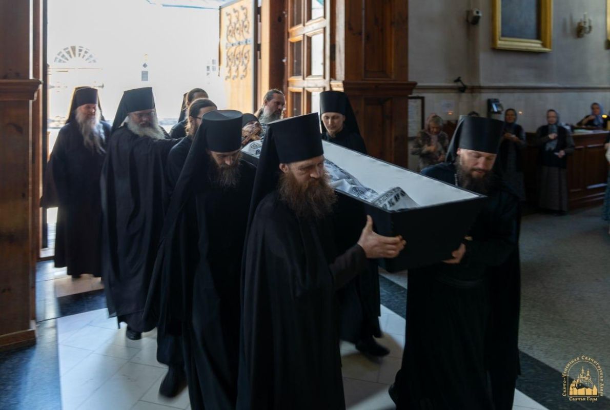 В Святогорской лавре простились с убитым монахом Варсонофием В Святогорской лавре простились с убитым монахом Варсонофием