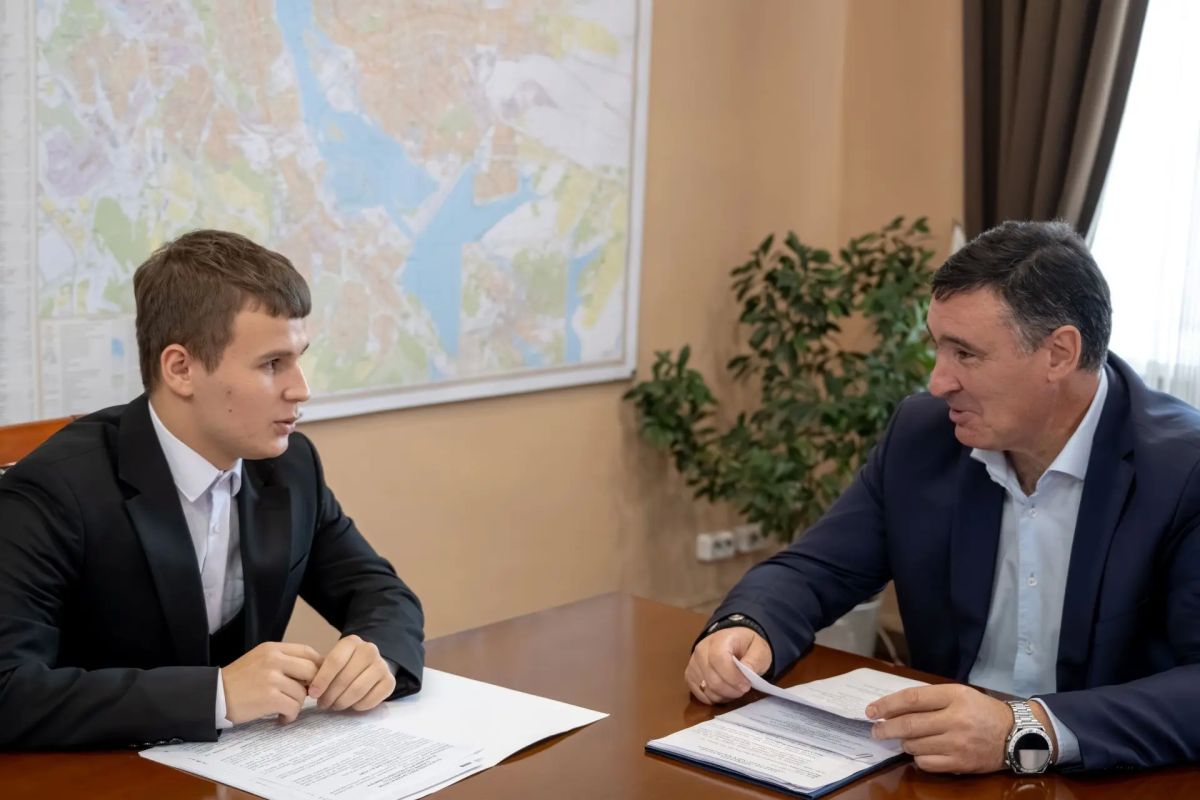 Руслан Болотов: Недавно мне поступило письмо с просьбой о личной встрече от ученика 11-го класса школы № 30 Богдана Вознюка Руслан Болотов: Недавно мне поступило письмо с просьбой о личной встрече от ученика 11-го класса школы № 30 Богдана Вознюка