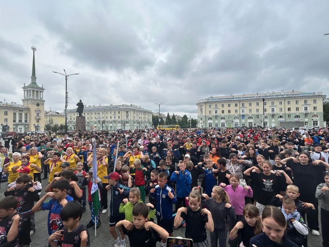 В международный День бокса в Ангарске прошла массовая зарядка В международный День бокса в Ангарске прошла массовая зарядка