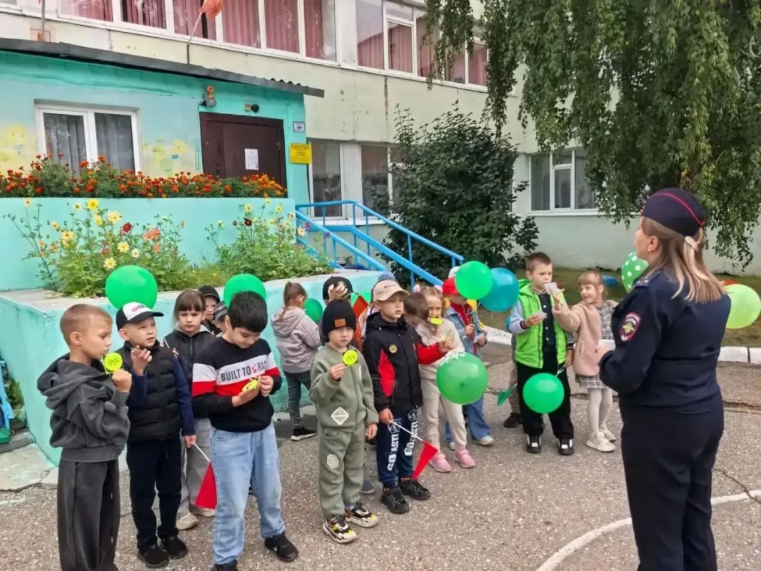 В Черемхово стартовала профилактическая акция «Шагающий автобус»! В Черемхово стартовала профилактическая акция «Шагающий автобус»!