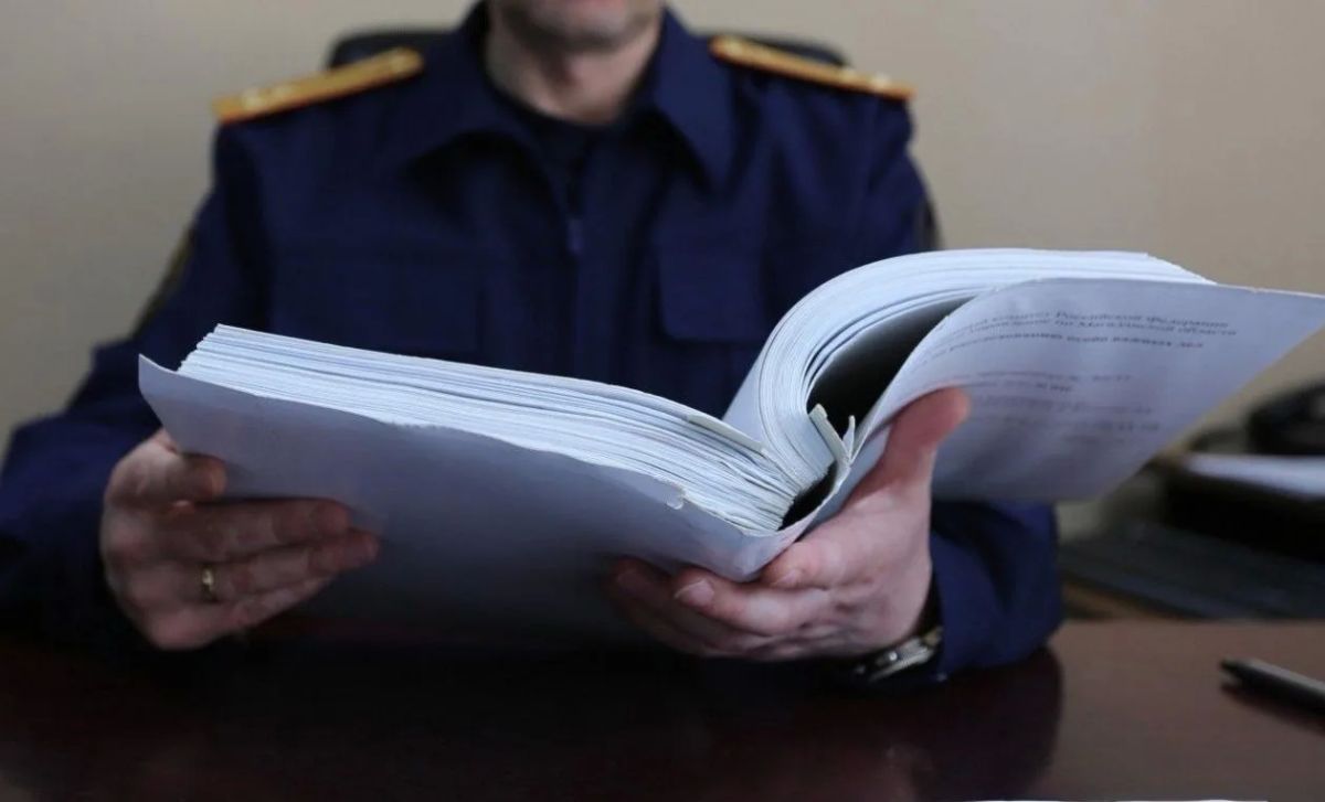 В Иркутске местный житель подозревается в передаче абонентских номеров иным лицам