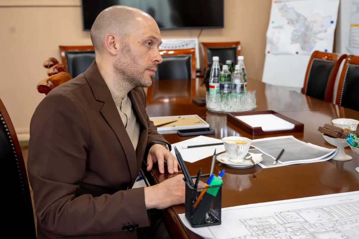 Руслан Болотов: Получили по-настоящему важную новость: дочь Леонида Гайдая Оксана Гайдай подписала соглашение о создании в Иркутске первого и единственного в России музея великого режиссёра Руслан Болотов: Получили по-настоящему важную новость: дочь Леонида Гайдая Оксана Гайдай подписала соглашение о создании в Иркутске первого и единственного в России музея великого режиссёра