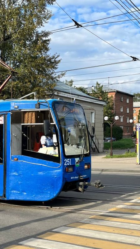 Иркутские вагоновожатые покорили пассажиров вежливостью Иркутские вагоновожатые покорили пассажиров вежливостью