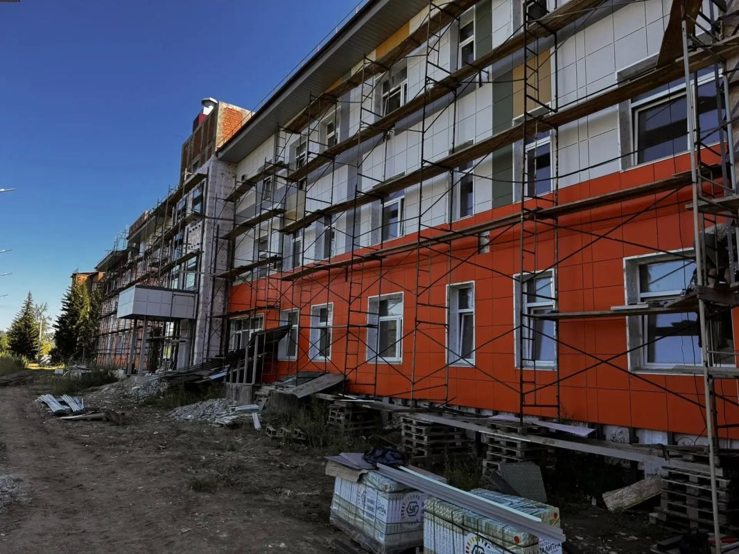 Строительство Марковского геронтологического центра: мониторинг работ по нацпроекту «Семья» Строительство Марковского геронтологического центра: мониторинг работ по нацпроекту «Семья»