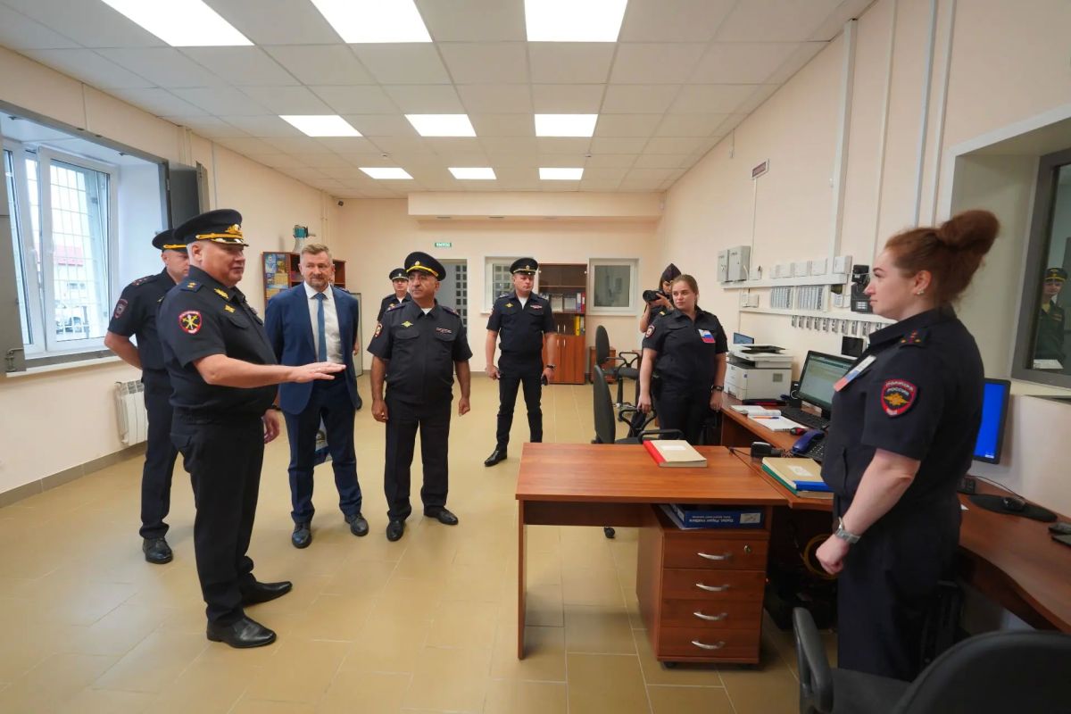 Дмитрий Ильичев открыл новый комплекс административных зданий Отдела полиции в Нижнеудинске Дмитрий Ильичев открыл новый комплекс административных зданий Отдела полиции в Нижнеудинске