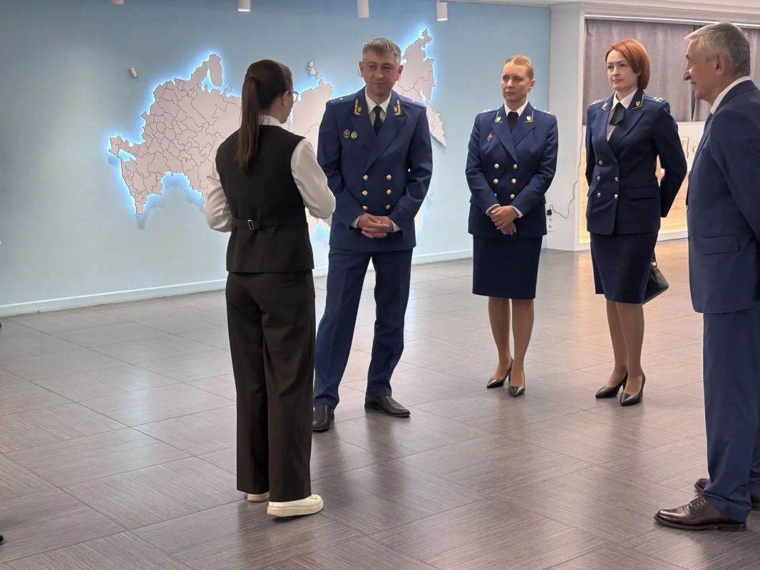 Прокурор Иркутской области Паволин С.В. принял участие в торжественных мероприятиях, посвященных Дню знаний Прокурор Иркутской области Паволин С.В. принял участие в торжественных мероприятиях, посвященных Дню знаний