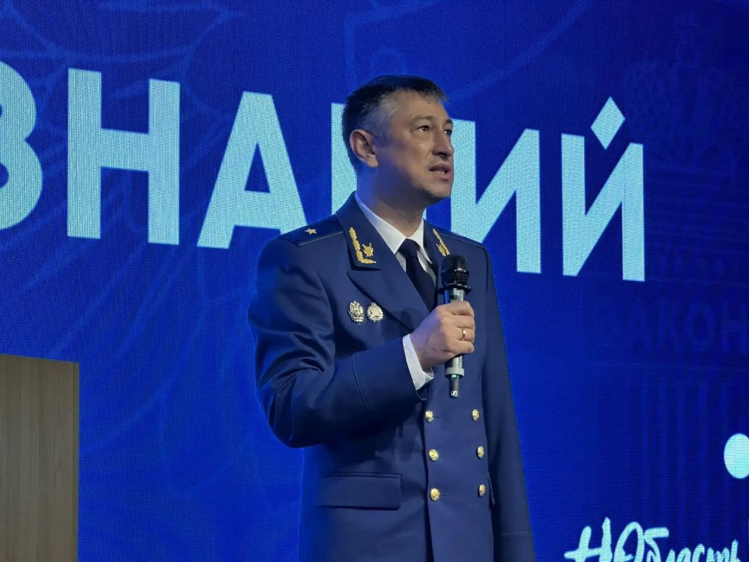 Прокурор Иркутской области Паволин С.В. принял участие в торжественных мероприятиях, посвященных Дню знаний Прокурор Иркутской области Паволин С.В. принял участие в торжественных мероприятиях, посвященных Дню знаний