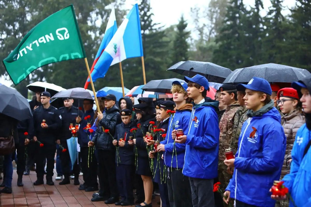 Памятный митинг, посвященный Дню солидарности в борьбе с терроризмом, прошел в Иркутске у мемориала «Вечный огонь» Памятный митинг, посвященный Дню солидарности в борьбе с терроризмом, прошел в Иркутске у мемориала «Вечный огонь»