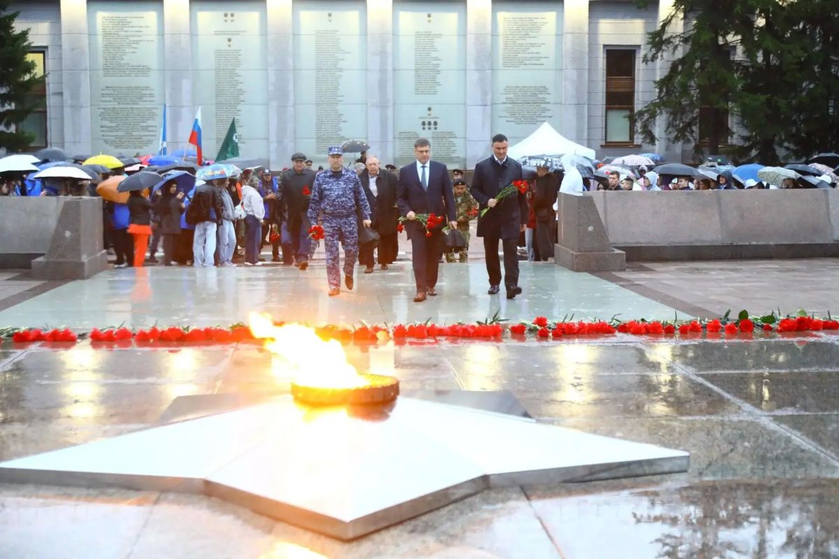 Памятный митинг, посвященный Дню солидарности в борьбе с терроризмом, прошел в Иркутске у мемориала «Вечный огонь» Памятный митинг, посвященный Дню солидарности в борьбе с терроризмом, прошел в Иркутске у мемориала «Вечный огонь»