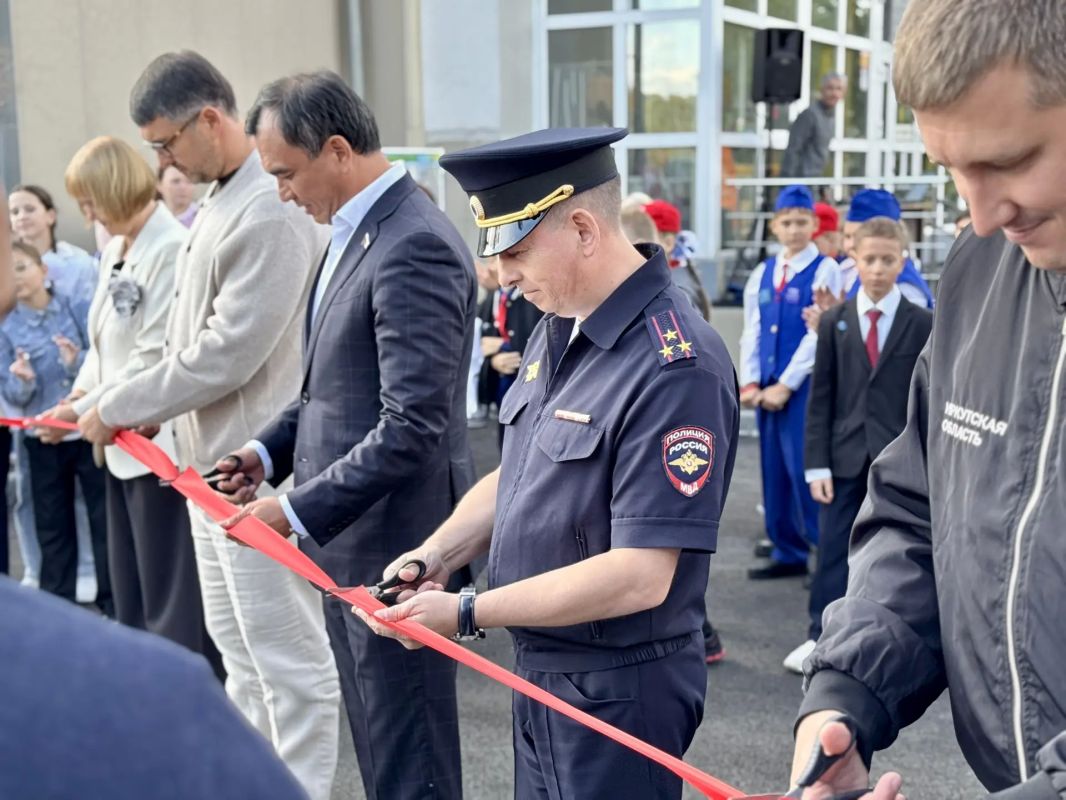 В Иркутске сотрудники Госавтоинспекции приняли участие в открытии велогородка для детей В Иркутске сотрудники Госавтоинспекции приняли участие в открытии велогородка для детей
