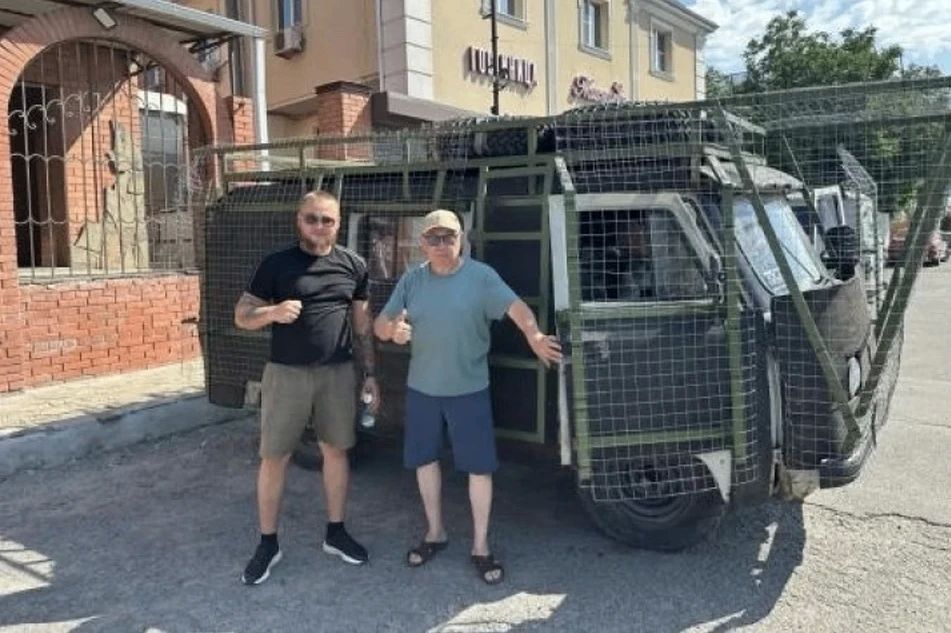 Автомобиль УАЗ и квадроцикл передал бойцам на передовую депутат Законодательного Собрания Иркутской области Сергей Гомбоев