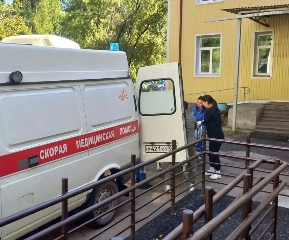 Пострадавшего после нападения медведя мужчину в Бурятии доставили в больницу Пострадавшего после нападения медведя мужчину в Бурятии доставили в больницу