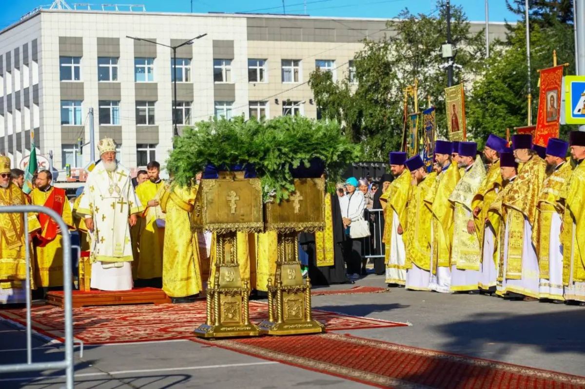 Более 15 тысяч иркутян приняли участие в крестном ходе Более 15 тысяч иркутян приняли участие в крестном ходе
