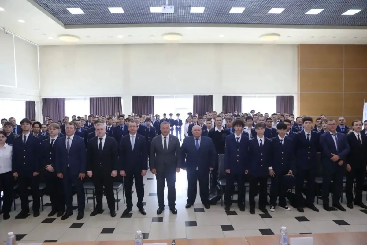 Владимир Потешкин: Опыт капитального ремонта аэродрома Усть-Кута необходимо масштабировать на всю Иркутскую область Владимир Потешкин: Опыт капитального ремонта аэродрома Усть-Кута необходимо масштабировать на всю Иркутскую область