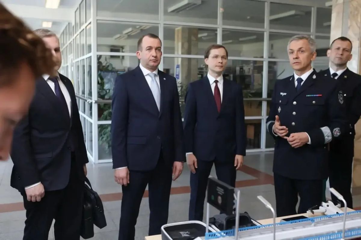 В Приангарье обсудили развитие авиационной и транспортной инфраструктуры В Приангарье обсудили развитие авиационной и транспортной инфраструктуры