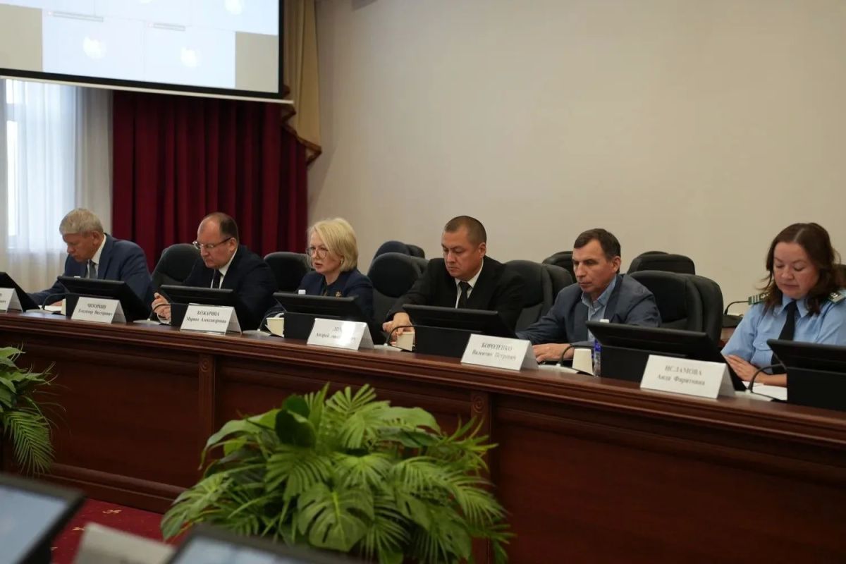 В Иркутске прошло оперативное совещание по эпидситуации в регионе В Иркутске прошло оперативное совещание по эпидситуации в регионе