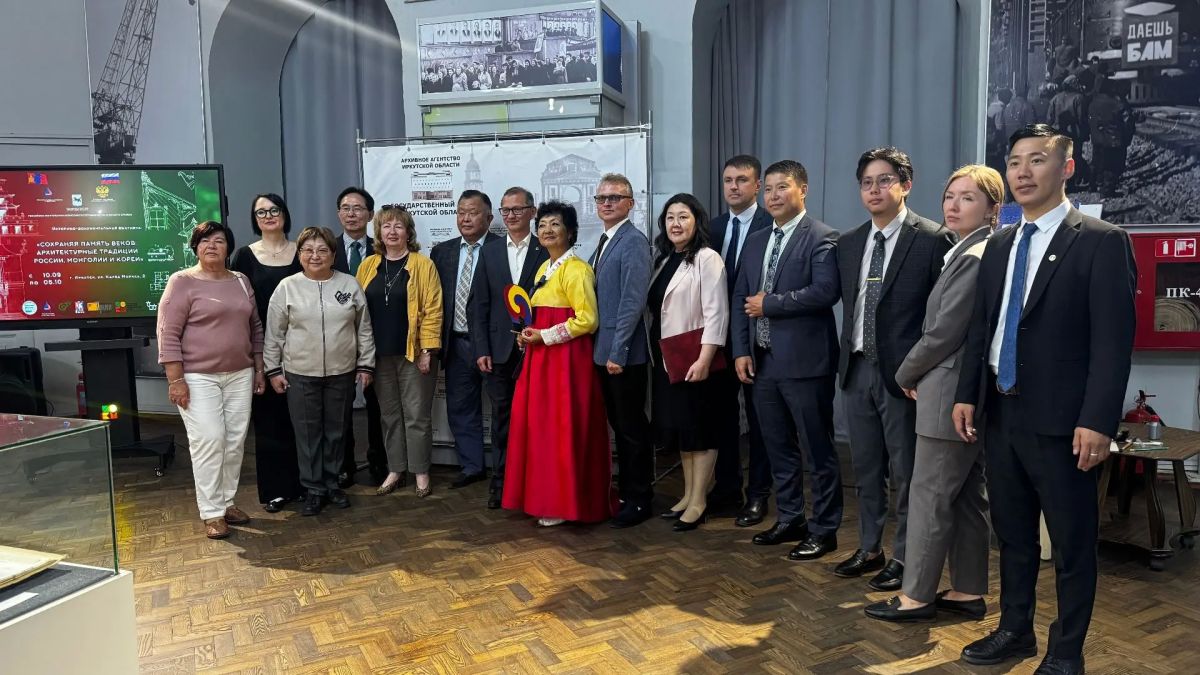 В Иркутске открылась историко-документальная выставка «Сохраняя память веков: архитектурные традиции России, Монголии и Кореи» В Иркутске открылась историко-документальная выставка «Сохраняя память веков: архитектурные традиции России, Монголии и Кореи»